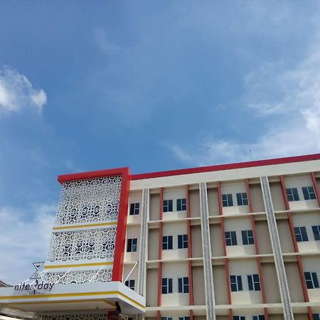 Hotel Nite And Day Batam Jodoh Square Extérieur photo