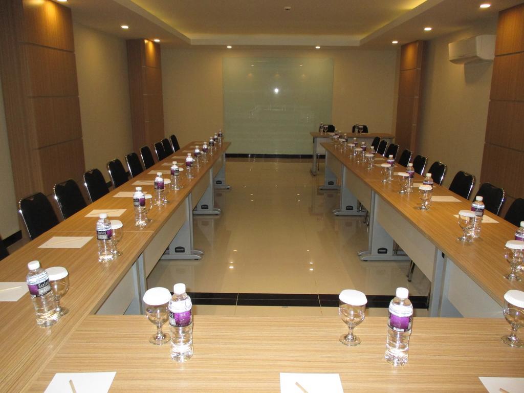 Hotel Nite And Day Batam Jodoh Square Extérieur photo