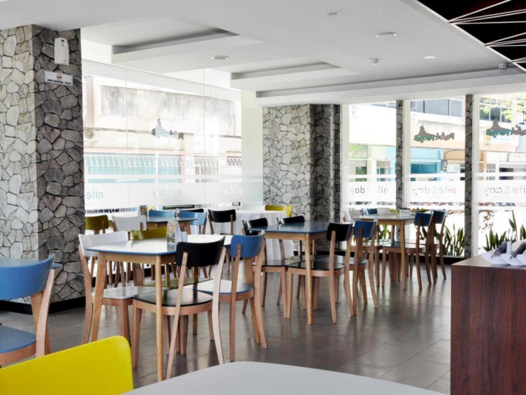 Hotel Nite And Day Batam Jodoh Square Extérieur photo